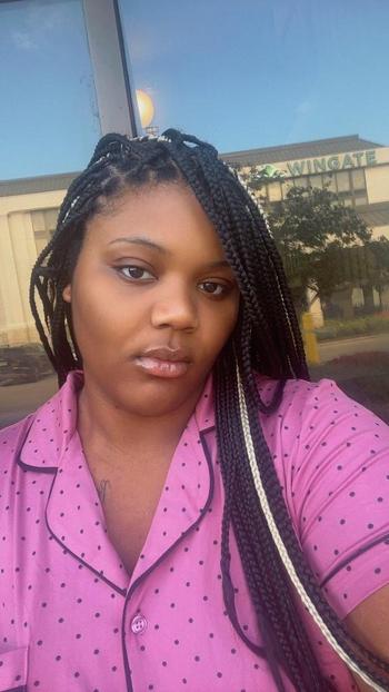 Tink, 21  female escort, Springfield