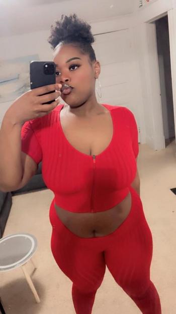 Juicyyy, 24  female escort, Springfield
