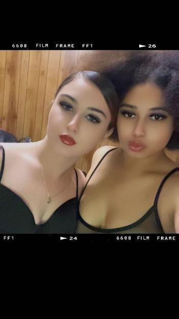 Vanilla, 22  female escort, Springfield